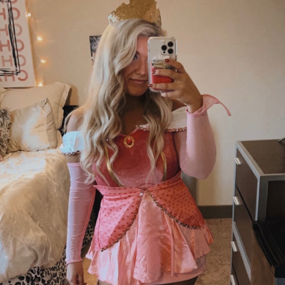Princess Peach Halloween Costume